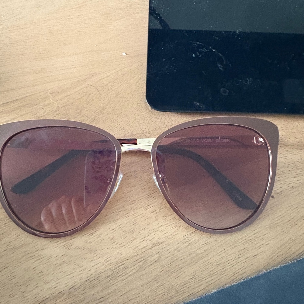 Vince Camuto Chic Brown Sunglasses